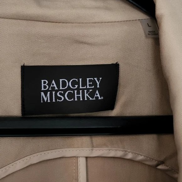 🎉 Badgley Mischka drape front Trench Coat 🎉 - Picture 2 of 6